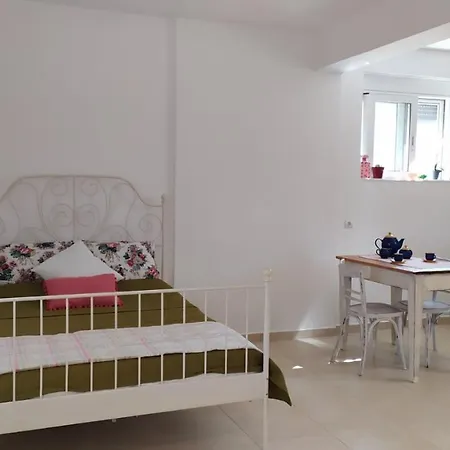 Apartment 70 M From The Sea Cozy Spacious