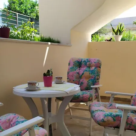 Apartment 70 M From The Sea Cozy Spacious *