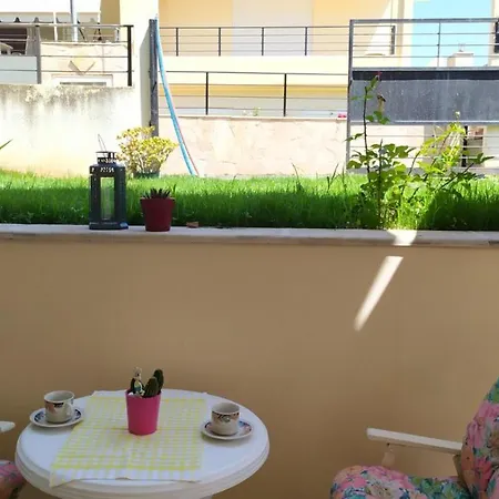 70 M From The Sea Cozy Spacious Melission