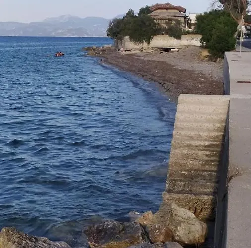 70 M From The Sea Cozy Spacious Apartament *