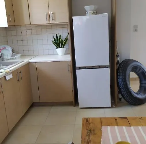 70 M From The Sea Cozy Spacious Apartamento