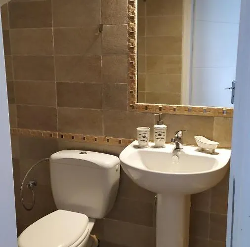 70 M From The Sea Cozy Spacious *