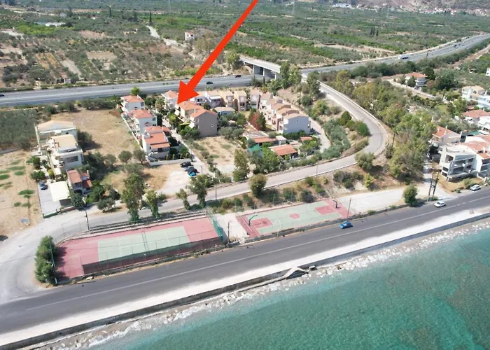 70 M From The Sea Cozy Spacious